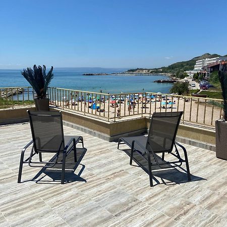 First Line On The Beach Cosy Sea Paradise Apartments Kavarna Extérieur photo