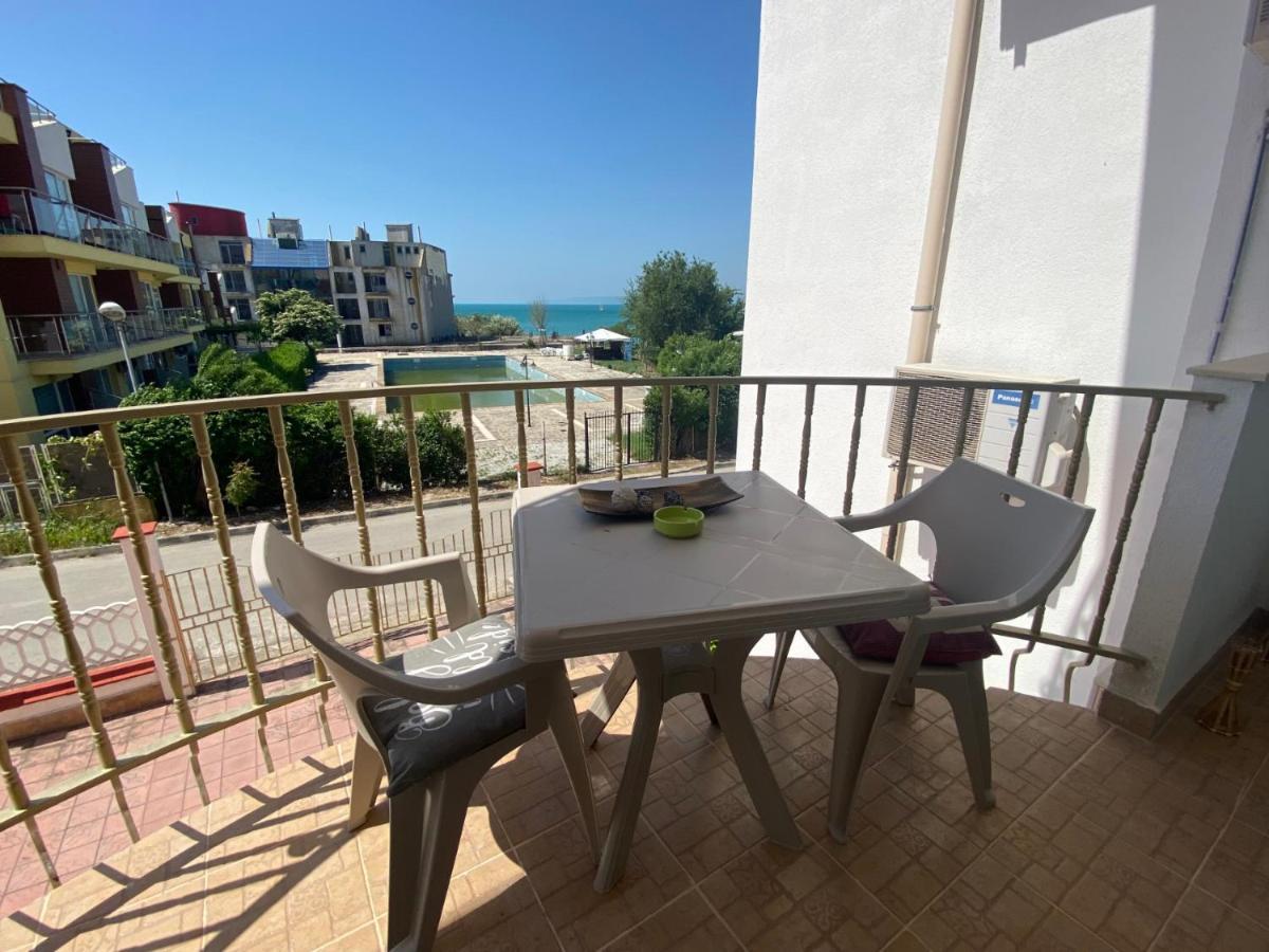 First Line On The Beach Cosy Sea Paradise Apartments Kavarna Extérieur photo
