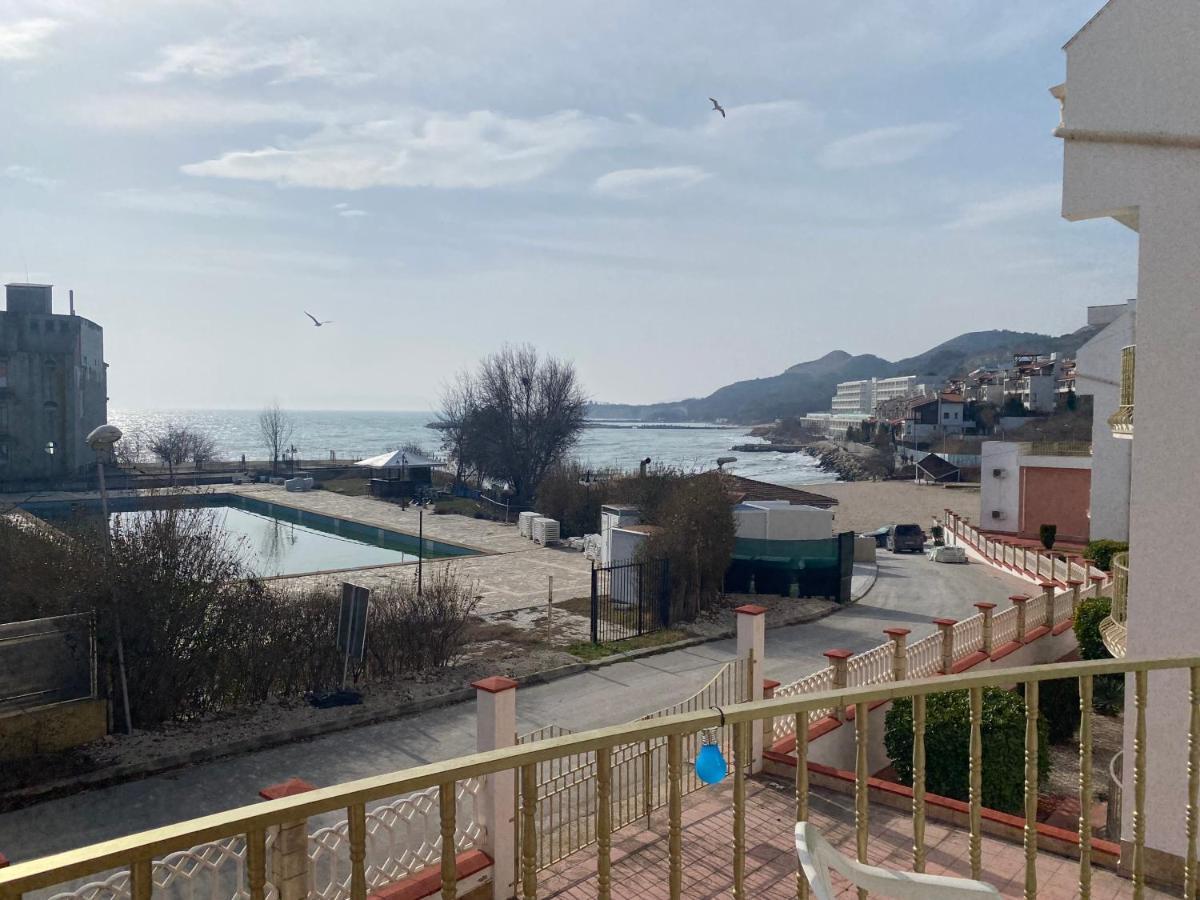 First Line On The Beach Cosy Sea Paradise Apartments Kavarna Extérieur photo