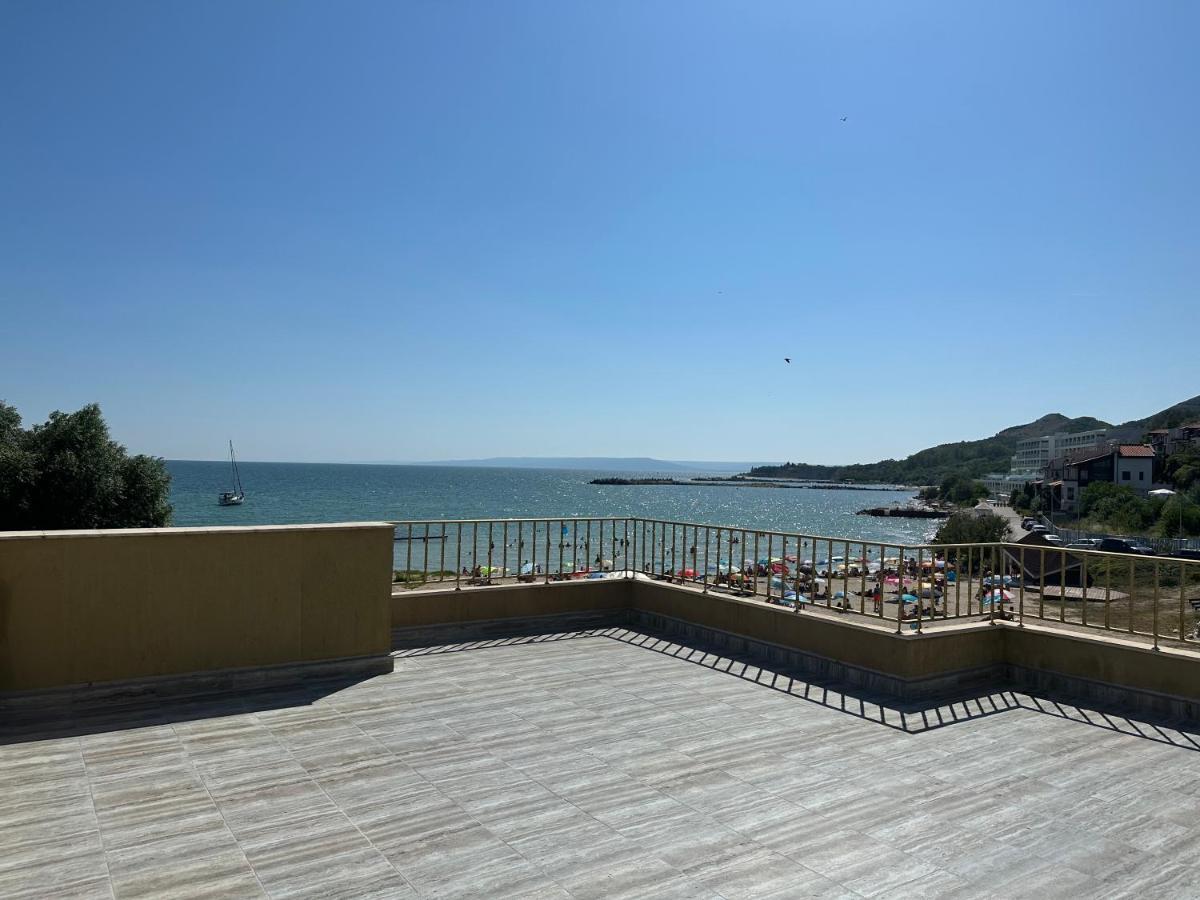 First Line On The Beach Cosy Sea Paradise Apartments Kavarna Extérieur photo