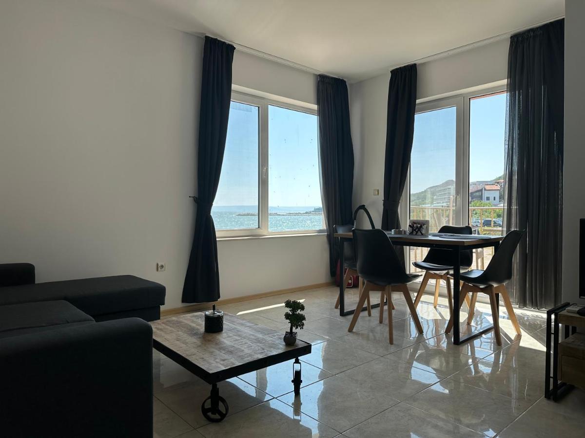 First Line On The Beach Cosy Sea Paradise Apartments Kavarna Extérieur photo