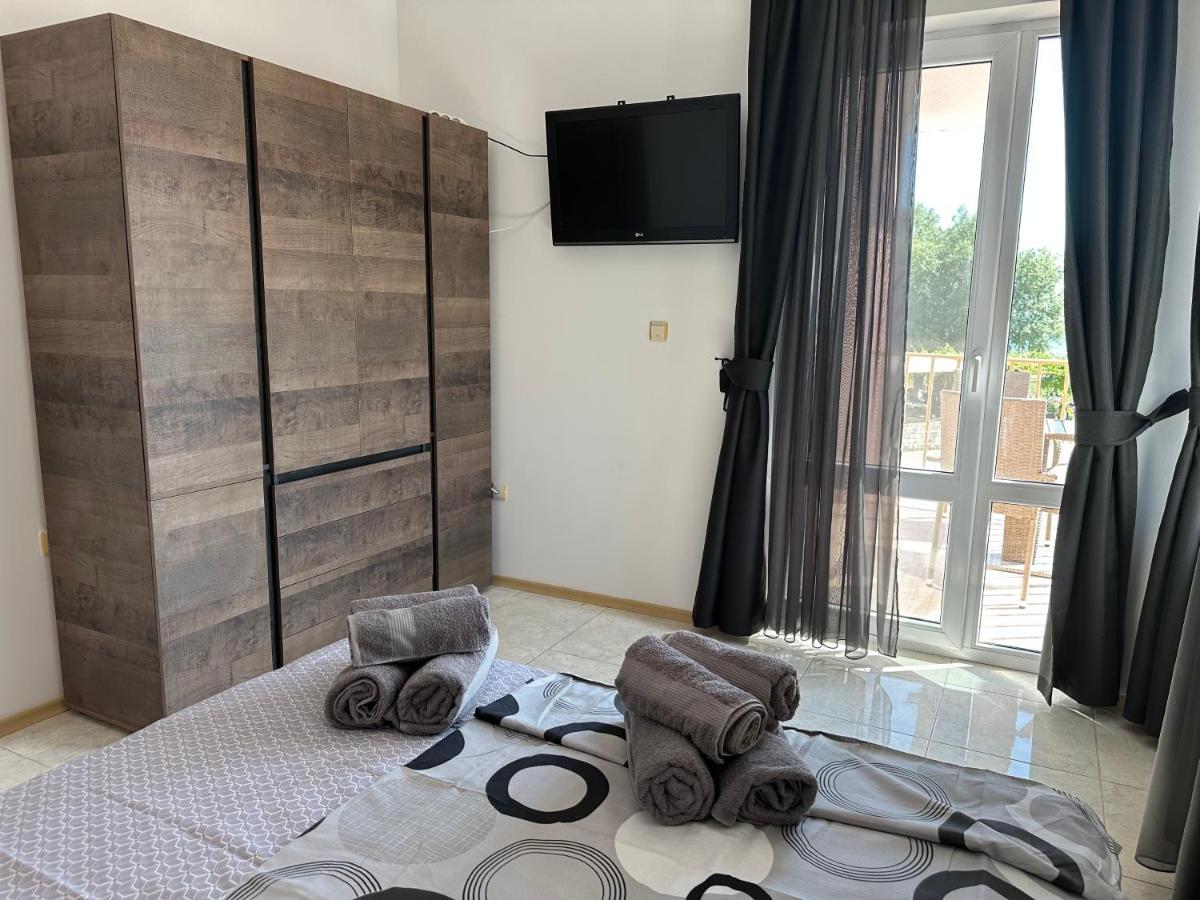 First Line On The Beach Cosy Sea Paradise Apartments Kavarna Extérieur photo