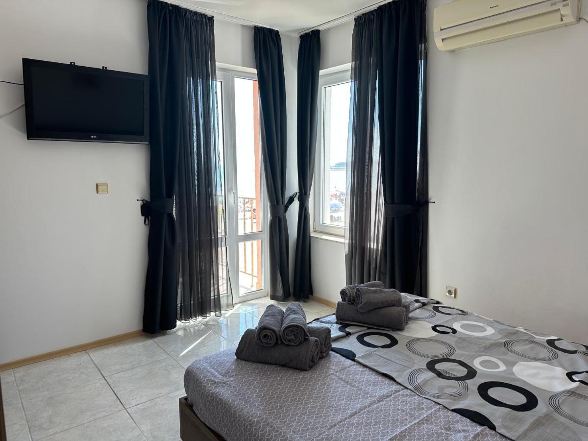 First Line On The Beach Cosy Sea Paradise Apartments Kavarna Extérieur photo