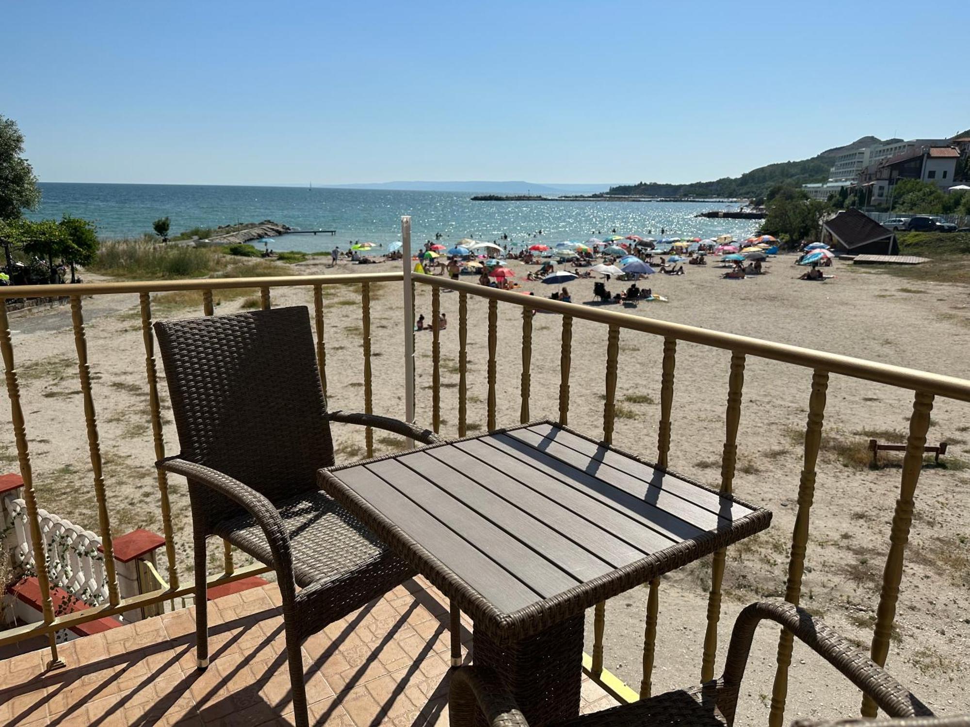 First Line On The Beach Cosy Sea Paradise Apartments Kavarna Extérieur photo