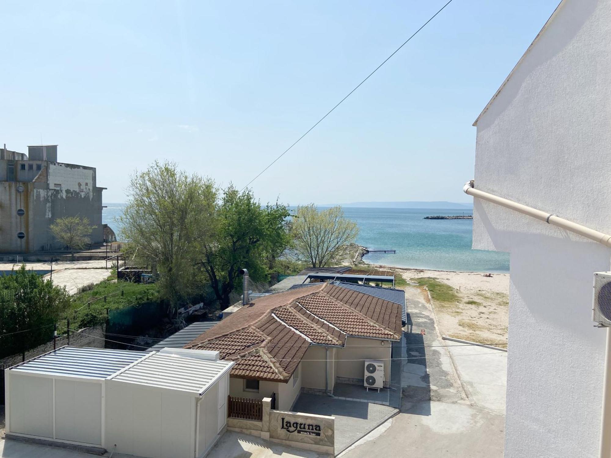 First Line On The Beach Cosy Sea Paradise Apartments Kavarna Extérieur photo